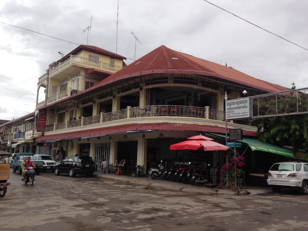 street-in-battambang