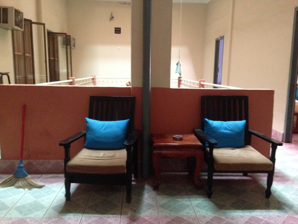 royal-hotel-battambang-hallway