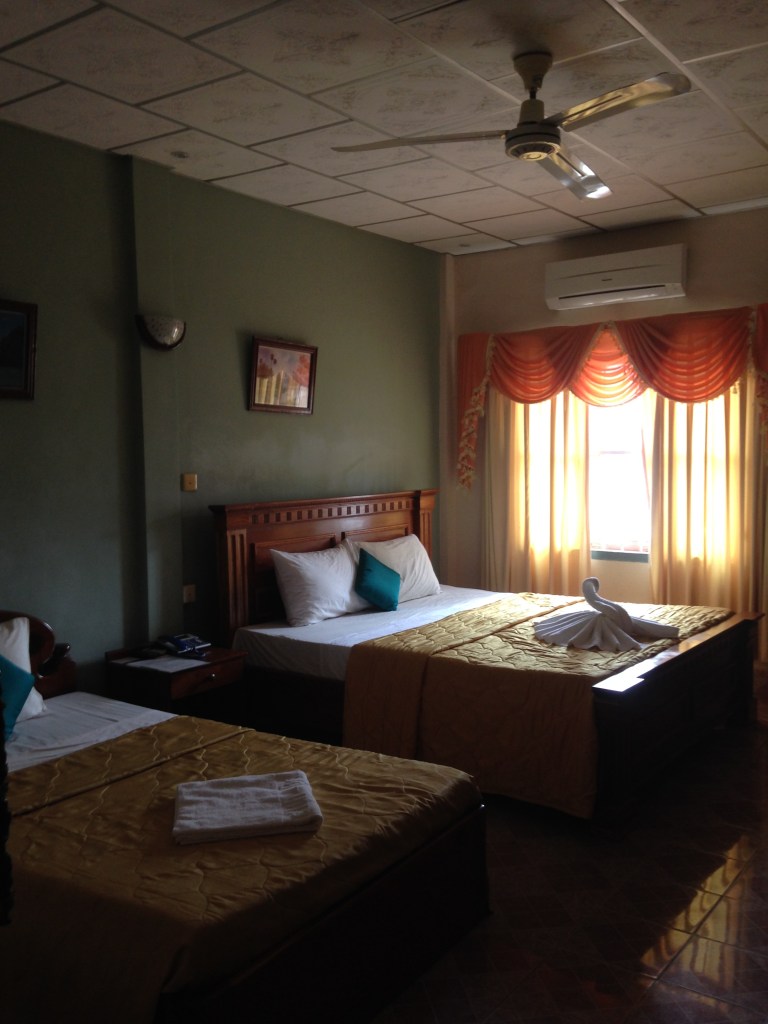 royal-hotel-battambang-bedroom